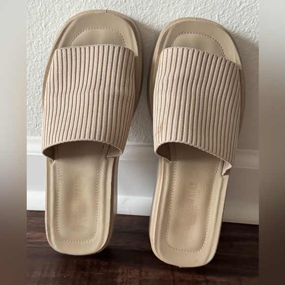 Memory Foam Y2K Style Beige Slide Sandals - Picture 7 of 12